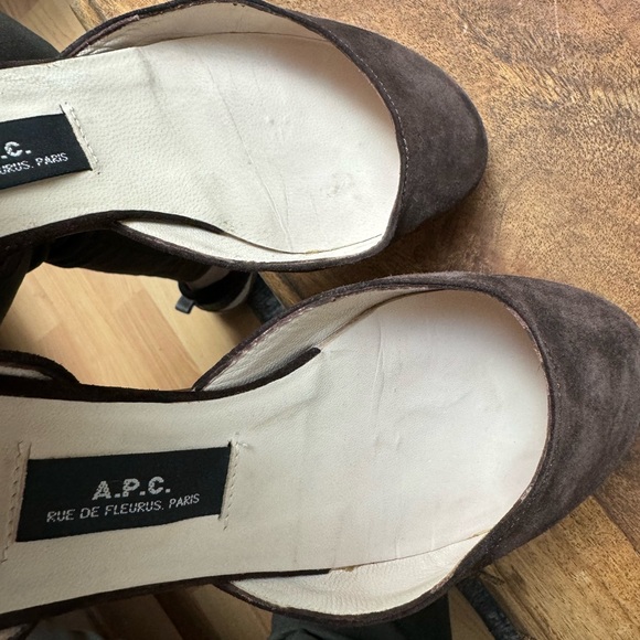 Preowned - A.P.C. Brown Suede Ankle Strap Flats/Sandals, Size EU 36 (US 6) - Picture 6 of 8